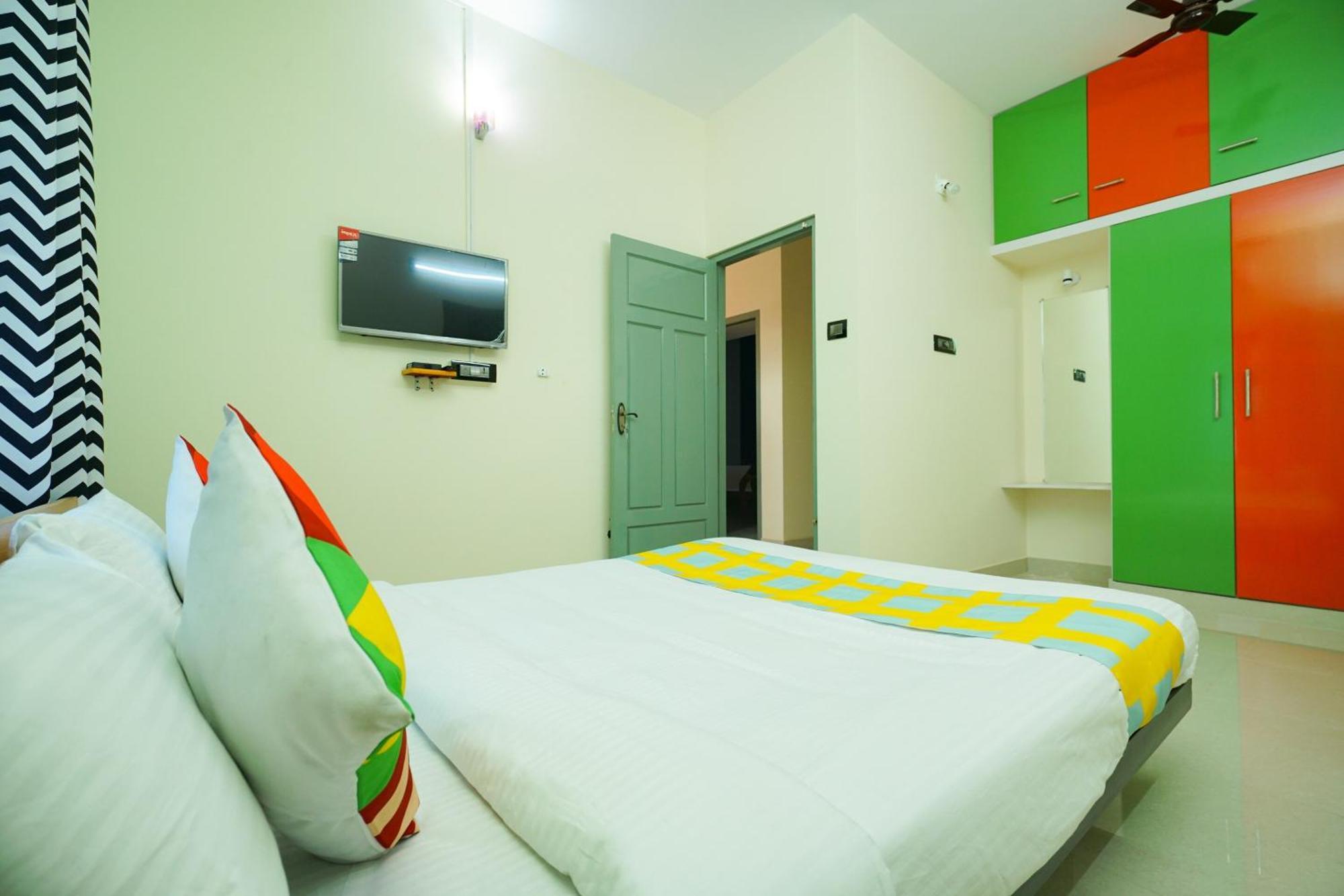 Hotel O Majestic Stays Kazhakuttam Esterno foto